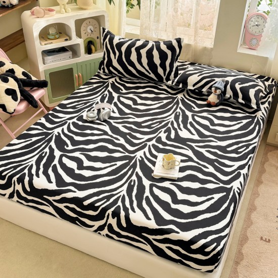 2025 new fitted sheet, one-piece, Simmons mattress, washed cotton dust-proof cover. 2025 new fitted sheet, one-piece, Simmons mattress, washed cotton dust-proof cover.