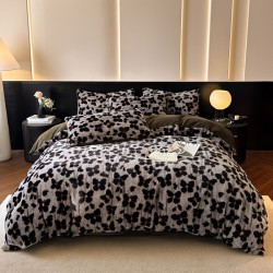 Winter rabbit fur four-piece set, Class A milk velvet sheets, duvet cover, southern Three-piece flannel bedding set with coral fleece Winter rabbit fur four-piece set, Class A milk velvet sheets, duvet cover, southern Three-piece flannel bedding set with coral fleece