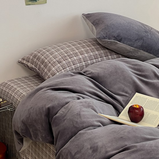 Winter thickened four-piece bedding set with a French velvet blend and plush, skin-friendly, warm duvet cover and sheets, a simple, warm three-piece set Winter thickened four-piece bedding set with a French velvet blend and plush, skin-friendly, warm duvet cover and sheets, a simple, warm three-piece set