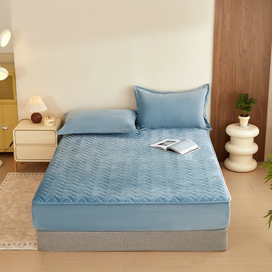Autumn and winter warm milk fleece fitted sheet, quilted quilted bed sheet, thickened solid color baby fleece bed cover with elastic bands. Autumn and winter warm milk fleece fitted sheet, quilted quilted bed sheet, thickened solid color baby fleece bed cover with elastic bands.