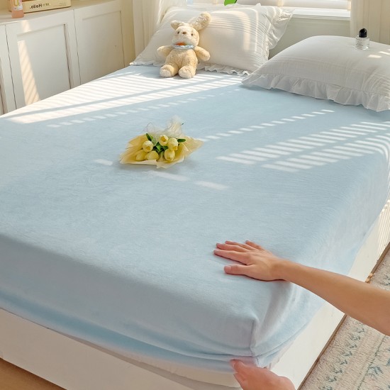 Thickened milk fleece fitted sheet, single winter coral fleece flannel, dormitory single plush bed sheet, three-piece set Thickened milk fleece fitted sheet, single winter coral fleece flannel, dormitory single plush bed sheet, three-piece set