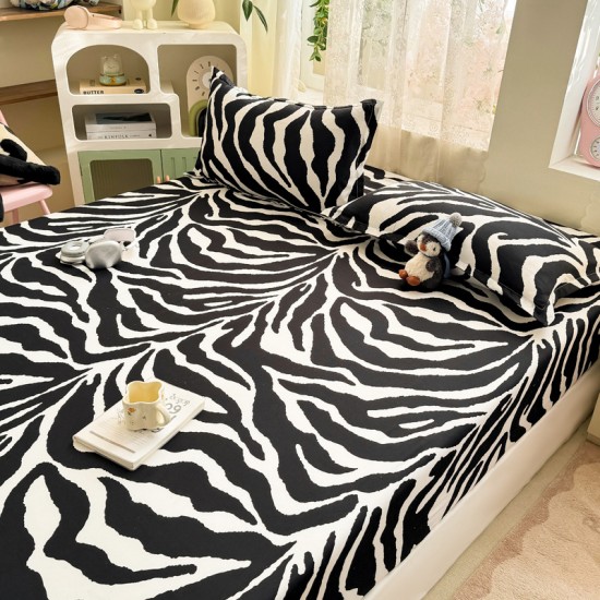2025 new fitted sheet, one-piece, Simmons mattress, washed cotton dust-proof cover. 2025 new fitted sheet, one-piece, Simmons mattress, washed cotton dust-proof cover.