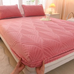 Milk fleece fitted sheet, winter thickened Simmons mattress cover, coral fleece mattress protector, 2025 new style sheets Milk fleece fitted sheet, winter thickened Simmons mattress cover, coral fleece mattress protector, 2025 new style sheets