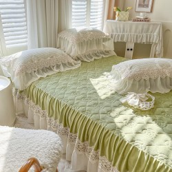 Bed skirt, single-piece, princess-style, milk coral fleece, quilted, thickened lace bed cover, bed sheet with skirt and apron. Bed skirt, single-piece, princess-style, milk coral fleece, quilted, thickened lace bed cover, bed sheet with skirt and apron.