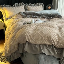 Korean cut-out milk velvet coral fleece, double-sided milk flannel, warm, four-piece set, thickened, 1.5m x 1.8m fitted sheet Korean cut-out milk velvet coral fleece, double-sided milk flannel, warm, four-piece set, thickened, 1.5m x 1.8m fitted sheet