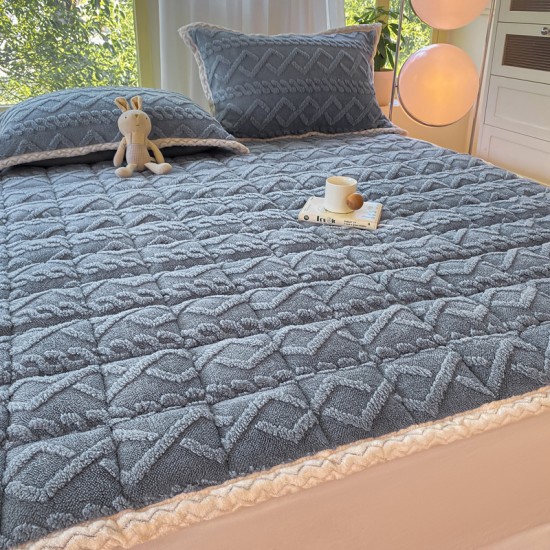 Solid color taffeta 90x200 mattress, single student dormitory mattress with cushioned warmth and blanket, thickened mattress pad. Solid color taffeta 90x200 mattress, single student dormitory mattress with cushioned warmth and blanket, thickened mattress pad.