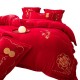 High-end milk velvet four-piece wedding set, thickened winter quilt, bright red duvet cover, and bed sheet for weddings, plush bedding. High-end milk velvet four-piece wedding set, thickened winter quilt, bright red duvet cover, and bed sheet for weddings, plush bedding.