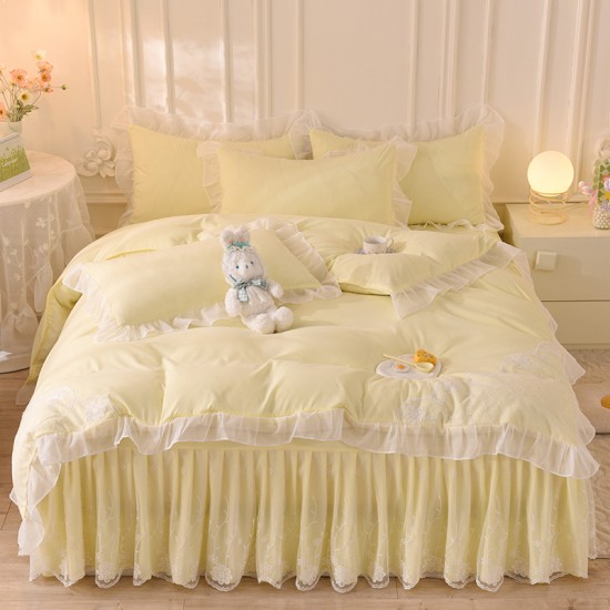 Korean princess-style bed skirt, four-piece lace quilt cover, girly solid-color sheets, washed cotton bedding. Korean princess-style bed skirt, four-piece lace quilt cover, girly solid-color sheets, washed cotton bedding.