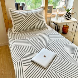Student dormitory fitted sheet, 90x190 single-piece thickened milk coral fleece thin mattress cover. Student dormitory fitted sheet, 90x190 single-piece thickened milk coral fleece thin mattress cover.
