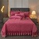 Milk fleece Wedding single-piece bright red quilted bedspread, bed sheet, wedding lace cover, anti-wedding velvet. Milk fleece Wedding single-piece bright red quilted bedspread, bed sheet, wedding lace cover, anti-wedding velvet.