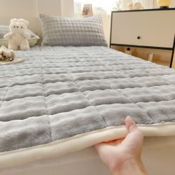 Milk velvet mattress pad, thickened home mattress, dormitory single-size student quilt, winter plush blanket Milk velvet mattress pad, thickened home mattress, dormitory single-size student quilt, winter plush blanket
