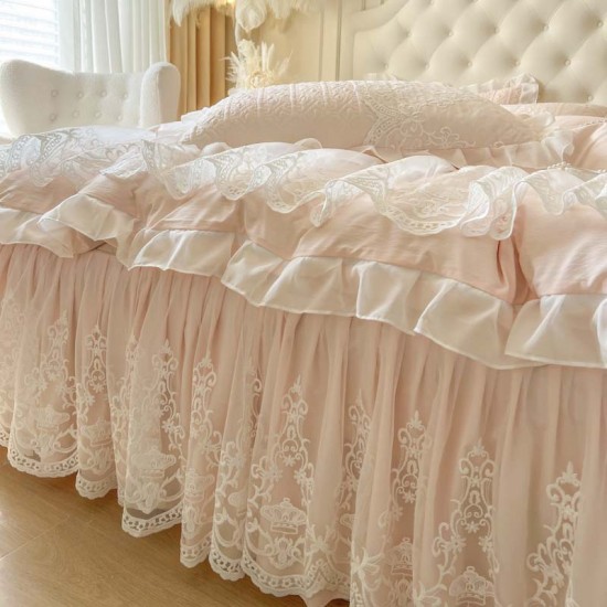 Korean quilted bed skirt, one-piece, luxurious lace princess-style, dust-proof, concealing, and usable all seasons. Korean quilted bed skirt, one-piece, luxurious lace princess-style, dust-proof, concealing, and usable all seasons.