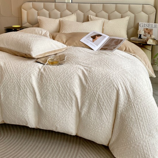 Carved milk velvet four-piece bedding set, winter coral velvet duvet cover, thickened flannel baby velvet fitted sheet. Carved milk velvet four-piece bedding set, winter coral velvet duvet cover, thickened flannel baby velvet fitted sheet.