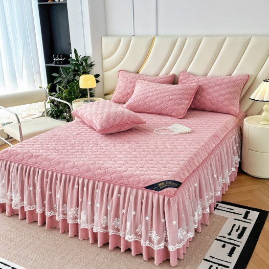 Princess style milk velvet quilted bed skirt, single-piece thickened coral fleece bedspread, 2025 new winter style. Princess style milk velvet quilted bed skirt, single-piece thickened coral fleece bedspread, 2025 new winter style.