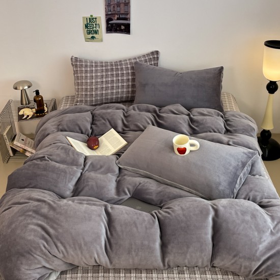 Winter thickened four-piece bedding set with a French velvet blend and plush, skin-friendly, warm duvet cover and sheets, a simple, warm three-piece set Winter thickened four-piece bedding set with a French velvet blend and plush, skin-friendly, warm duvet cover and sheets, a simple, warm three-piece set