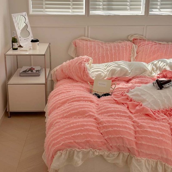 Girly heart tassel lotus leaf lace quilt, thickened milk velvet four-piece set, warm coral fleece bedding for autumn and winter. Girly heart tassel lotus leaf lace quilt, thickened milk velvet four-piece set, warm coral fleece bedding for autumn and winter.