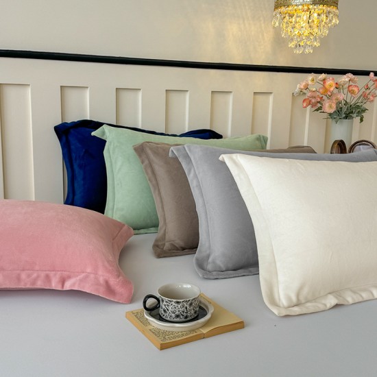 Autumn and winter warm pillowcases, gray and solid pink flannel coral fleece, single and double coral fleece pillowcases. Autumn and winter warm pillowcases, gray and solid pink flannel coral fleece, single and double coral fleece pillowcases.