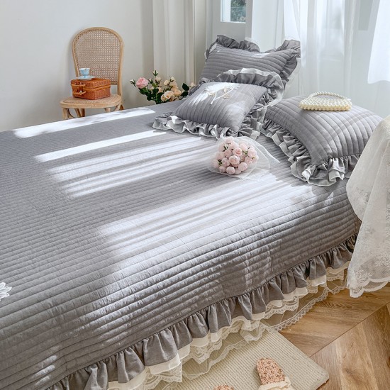 Korean style pure cotton washed cotton quilted three-piece bed cover set, solid color washed cotton quilted lace sheets, tatami ins Korean style pure cotton washed cotton quilted three-piece bed cover set, solid color washed cotton quilted lace sheets, tatami ins