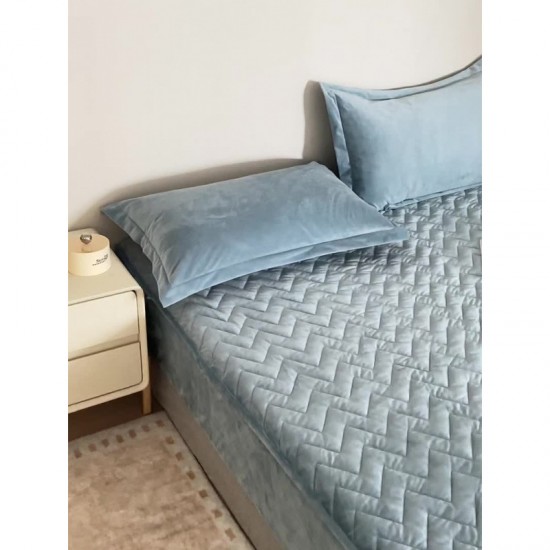 Autumn and winter warm milk fleece fitted sheet, quilted quilted bed sheet, thickened solid color baby fleece bed cover with elastic bands. Autumn and winter warm milk fleece fitted sheet, quilted quilted bed sheet, thickened solid color baby fleece bed cover with elastic bands.