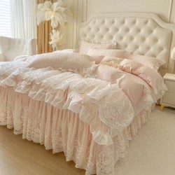 Korean quilted bed skirt, one-piece, luxurious lace princess-style, dust-proof, concealing, and usable all seasons. Korean quilted bed skirt, one-piece, luxurious lace princess-style, dust-proof, concealing, and usable all seasons.