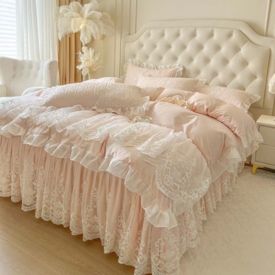 Korean quilted bed skirt, one-piece, luxurious lace princess-style, dust-proof, concealing, and usable all seasons. Korean quilted bed skirt, one-piece, luxurious lace princess-style, dust-proof, concealing, and usable all seasons.
