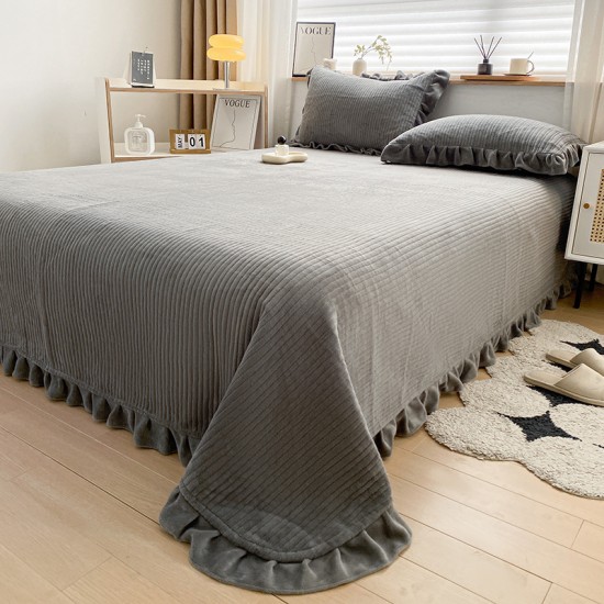2024 Autumn/Winter milk velvet lace bed cover, anti-static, quilted, thickened, non-slip solid color bed cover set (three-piece set) 2024 Autumn/Winter milk velvet lace bed cover, anti-static, quilted, thickened, non-slip solid color bed cover set (three-piece set)