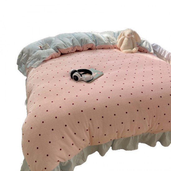 Korean style girly milk fleece four-piece set, new winter thickened warm sheet and quilt cover three-piece bedding set. Korean style girly milk fleece four-piece set, new winter thickened warm sheet and quilt cover three-piece bedding set.