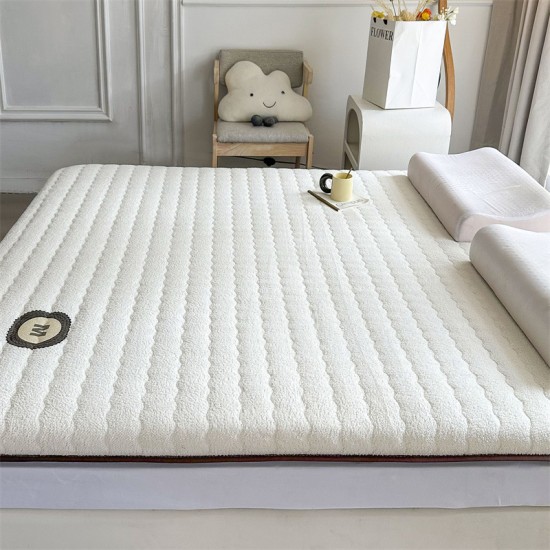 Lambskin mattress pad for home use, thickened for autumn and winter, single-size sponge warm bedding for student dormitories Lambskin mattress pad for home use, thickened for autumn and winter, single-size sponge warm bedding for student dormitories