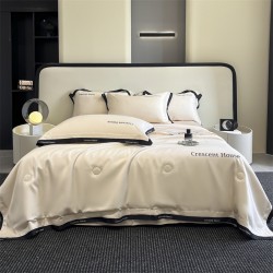 Summer cooling ice silk four-piece quilt set, light luxury, high-end fitted sheet, machine washable, air-conditioning quilt, air-conditioning quilt core Summer cooling ice silk four-piece quilt set, light luxury, high-end fitted sheet, machine washable, air-conditioning quilt, air-conditioning quilt core