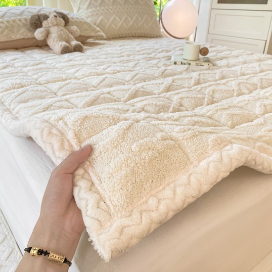 Solid color taffeta 90x200 mattress, single student dormitory mattress with cushioned warmth and blanket, thickened mattress pad. Solid color taffeta 90x200 mattress, single student dormitory mattress with cushioned warmth and blanket, thickened mattress pad.