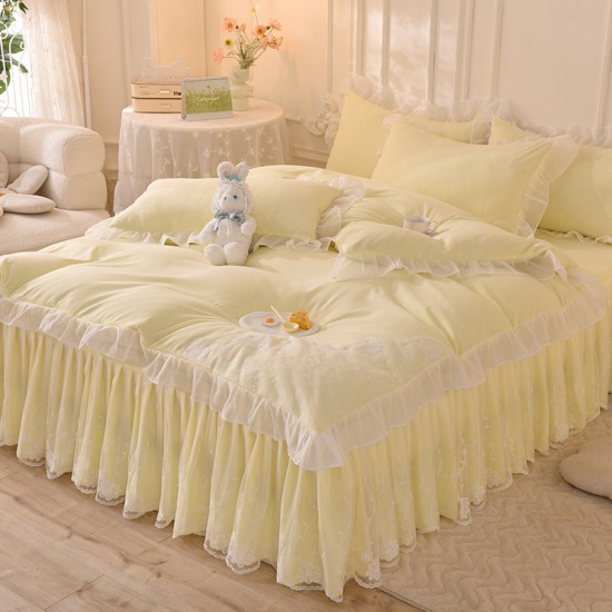 Korean princess-style bed skirt, four-piece lace quilt cover, girly solid-color sheets, washed cotton bedding. Korean princess-style bed skirt, four-piece lace quilt cover, girly solid-color sheets, washed cotton bedding.