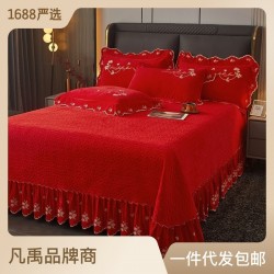Milk fleece Wedding single-piece bright red quilted bedspread, bed sheet, wedding lace cover, anti-wedding velvet. Milk fleece Wedding single-piece bright red quilted bedspread, bed sheet, wedding lace cover, anti-wedding velvet.