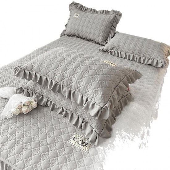 Solid color washed cotton quilted bed skirt, one-piece, non-slip, spring and summer bedspread, bed skirt, 2025 new summer style. Solid color washed cotton quilted bed skirt, one-piece, non-slip, spring and summer bedspread, bed skirt, 2025 new summer style.